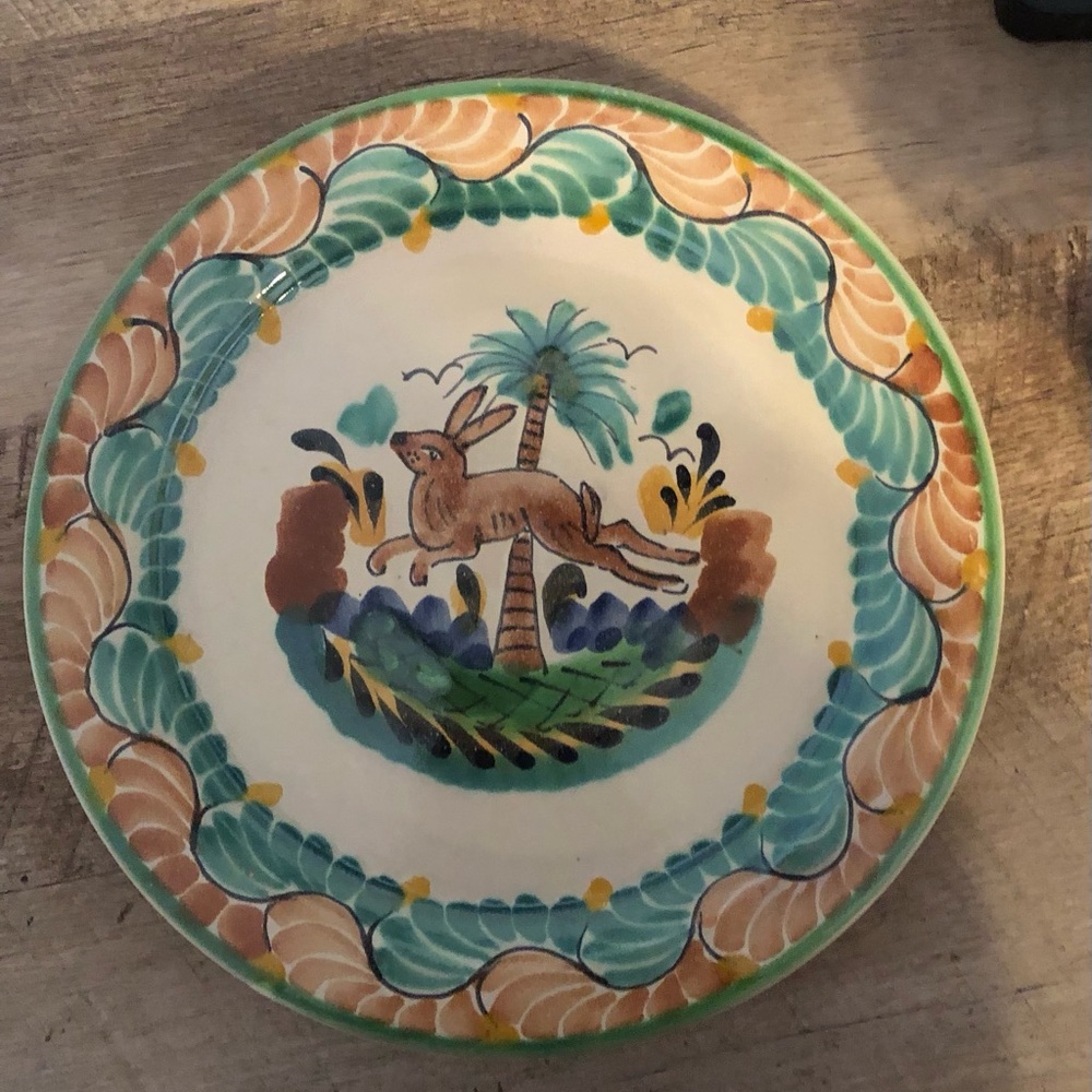 Gorky Gonzalez Pottery Deer Plate 10”
Imported from Mexico
